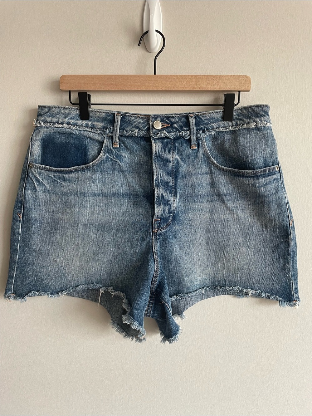 Good American Bombshell jean shorts frayed distressed high rise jorts 14